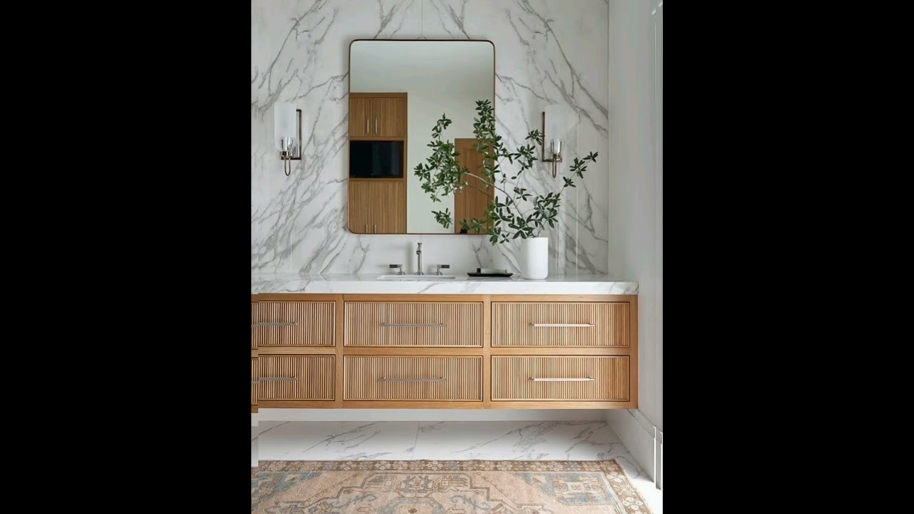 Baños grandes con encimeras de color blanco puro: lujo radiante