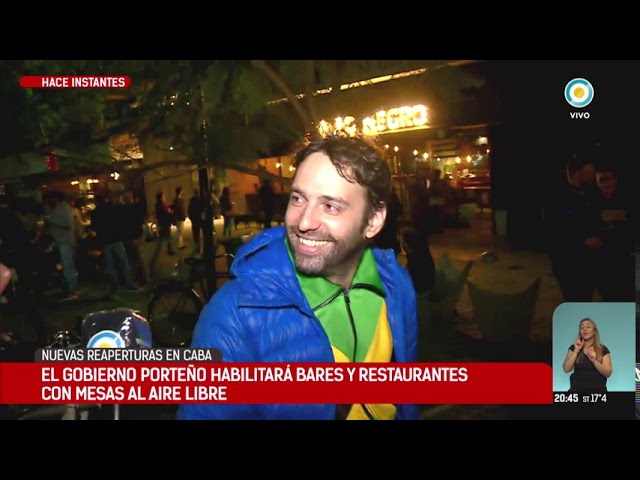 Bares al aire libre con encimeras de color rosa intenso: vitalidad funcional