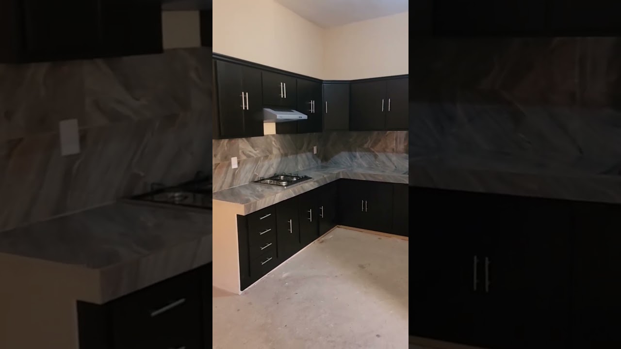 Cocinas rústicas con encimeras de color rosa intenso: vitalidad cálida